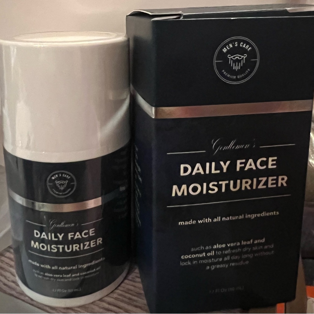 Daily Face Moisturizer - Black and White for men, but can be unisex